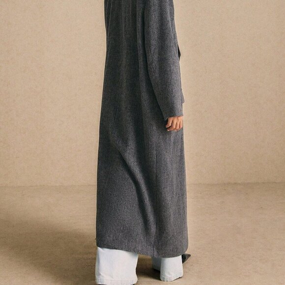 Grey Elegant Women's Extra Long Gray Suit - Picture 6 of 7